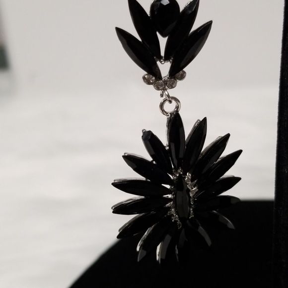 Black Onyx Looking Earrings - Picture 3 of 8